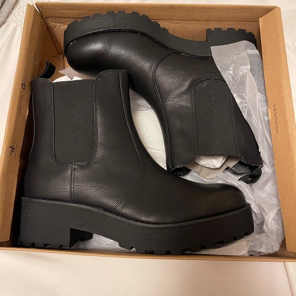 Womens Boots - Picture 1 of 4